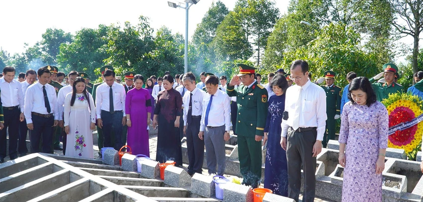 hai-cot-liet-si-dong-tha3.jpg