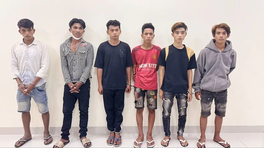cướp điện thoại