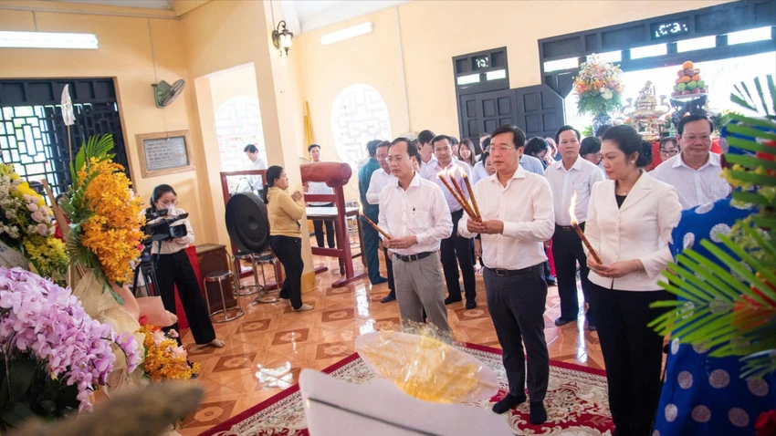 anh hùng dân tộc trương định,bình tây đại nguyên soái