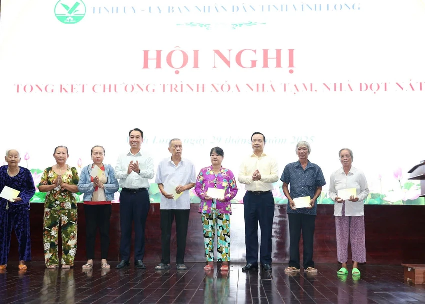xoá nhà tạm,huân chương lao động