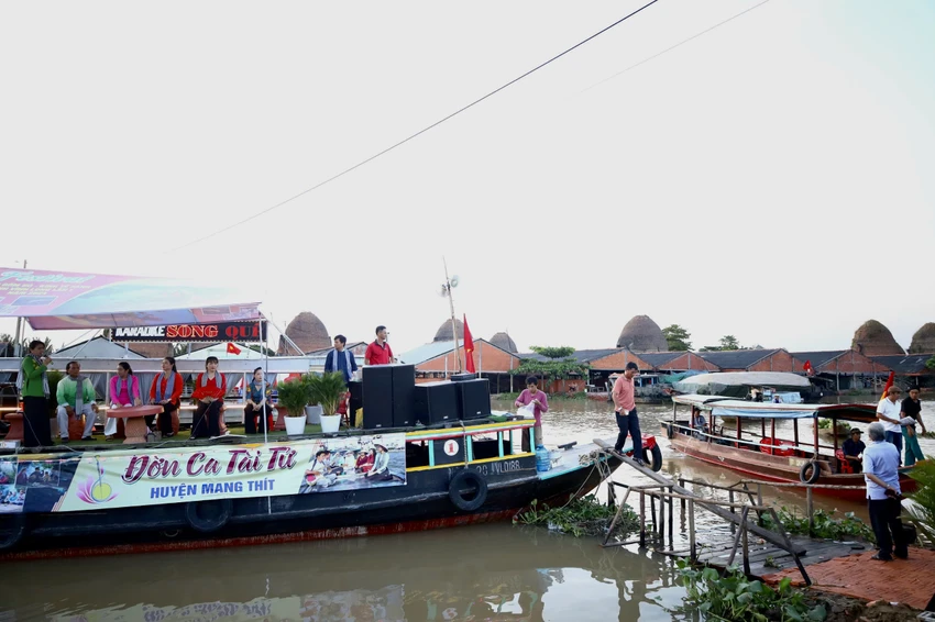 di-san-van-hoa-vinh-long.jpg