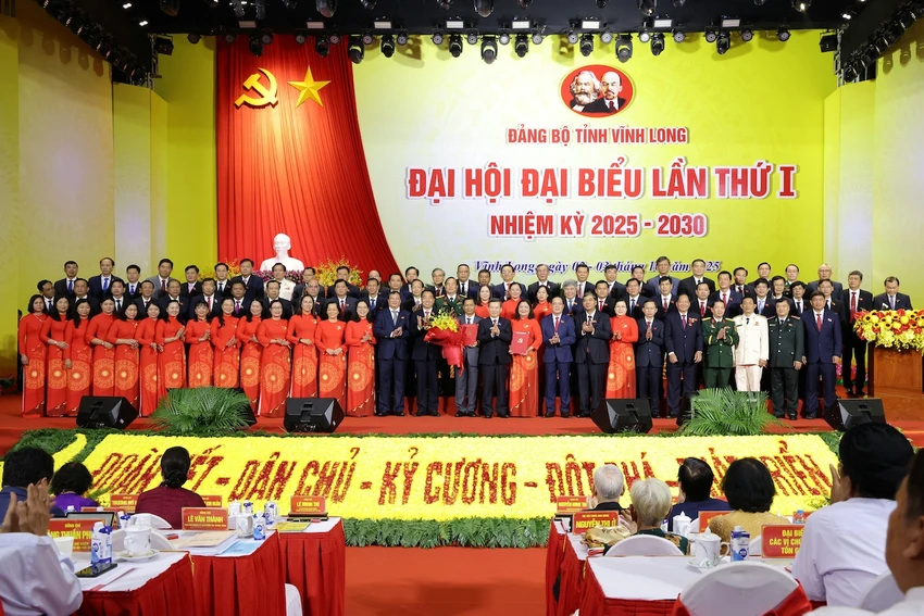 ban-chap-hanh-vinh-long.JPG