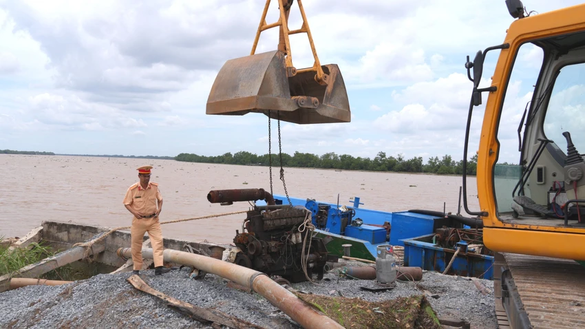 khai thác trái phép cát,đồng tháp,sông hậu