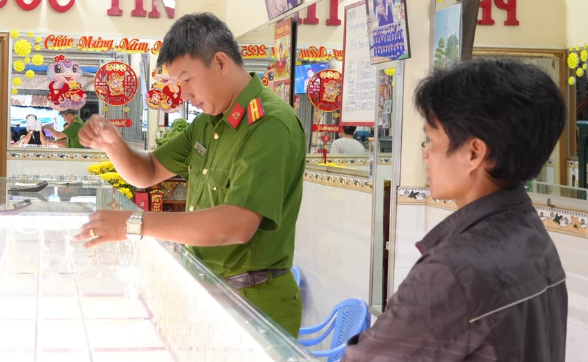 cướp dây chuyền,đồng tháp