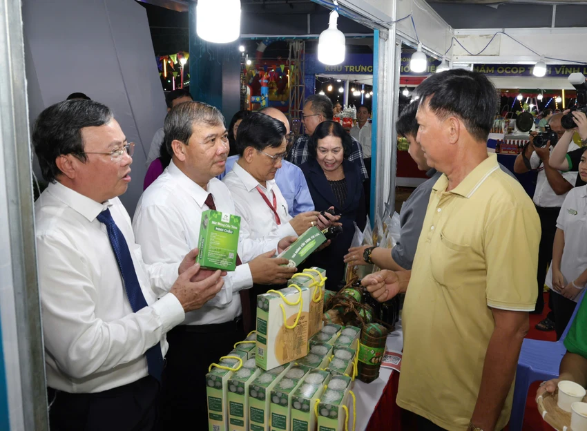 le-hoi-ok-om-bok-vinh-long-5.jpg