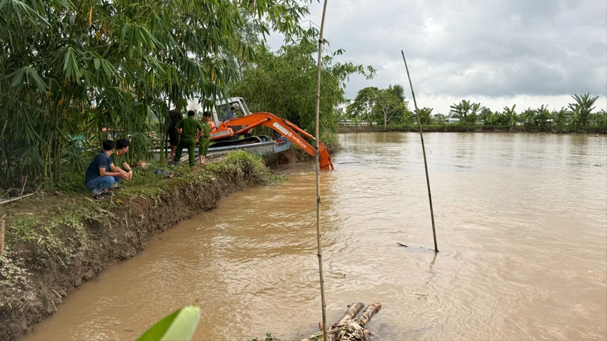 Sạt lở cồn sơn
