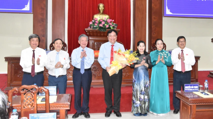 Ông Phạm Thành Ngại, Phó Bí thư Tỉnh uỷ Đồng Tháp được bầu giữ chức Chủ tịch UBND tỉnh Đồng Tháp