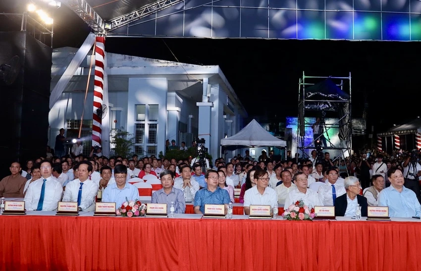 lang-co-dong-hoa-hiep-dong-thap-du-lich-2.jpg
