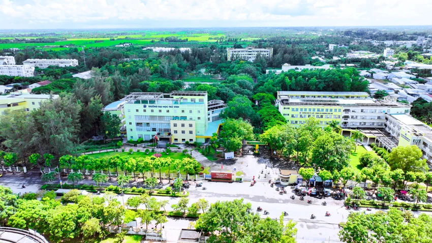Trường Đại học Trà Vinh thành Đại học Trà Vinh.