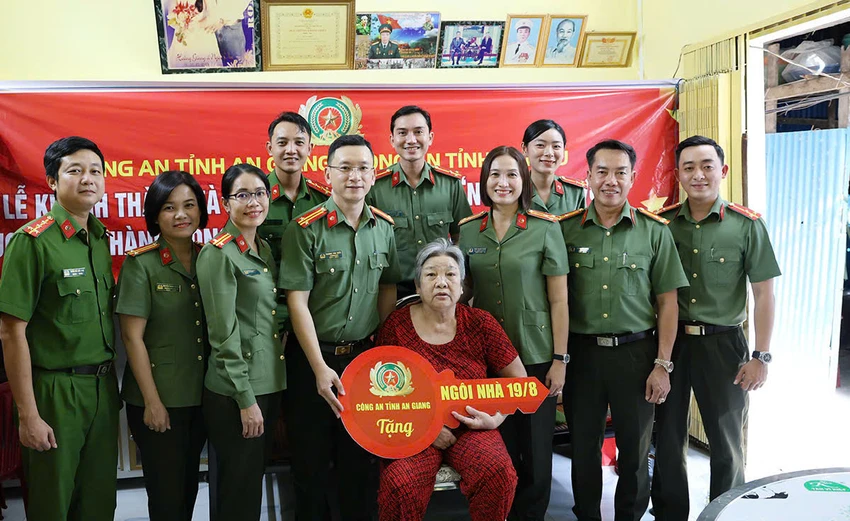 an giang,hòn đá bạc,nhà 19/8