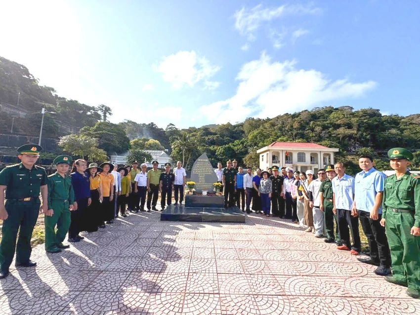 hòn khoai,cà mau,đảo tiền tiêu,cực nam,bính ngọ 2026,tết quân dân