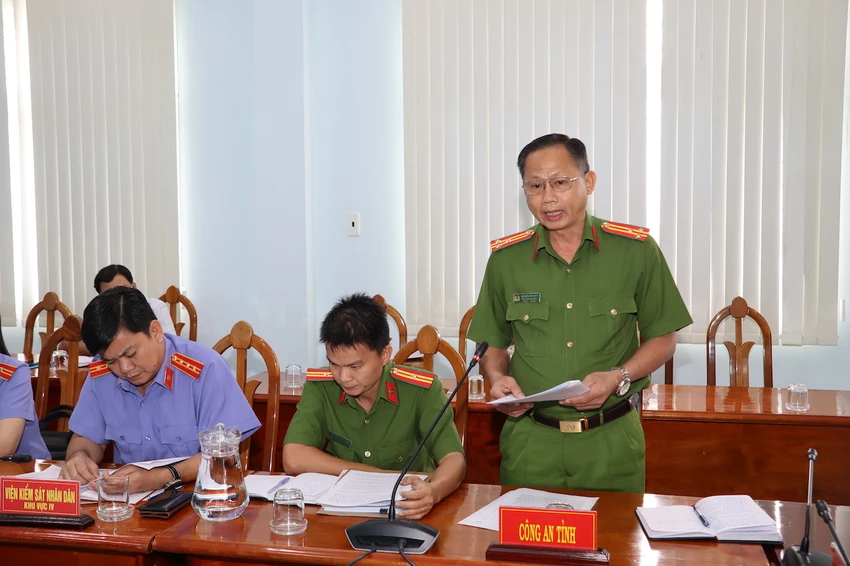 tai-nan-giao-thong-o-vinh-long-hop-bao.JPG