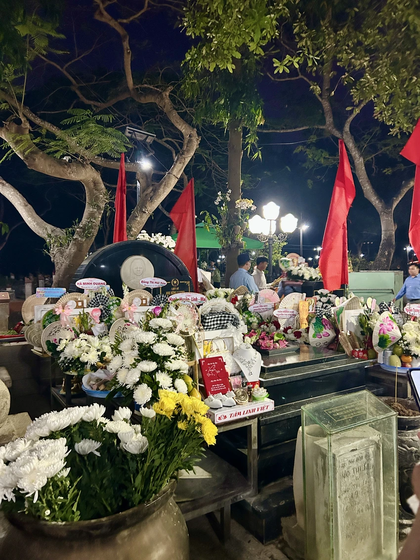côn đảo,xanh hoá,nghĩa trang liệt sĩ hàng dương,võ thị sáu,cảng trần đề