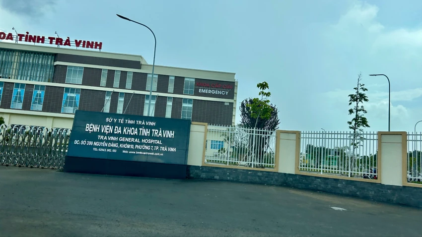 bệnh viện đa khoa trà vinh,hộp bánh phát nổ,vĩnh long