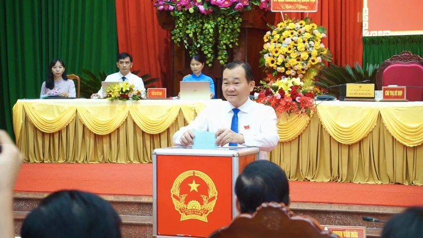 vĩnh long,chủ tịch ubnd tỉnh vĩnh long,trần trí quang,tái đắc cử