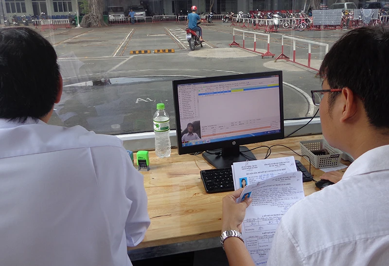 Hơn 20% thí sinh thi... rớt bằng lái xe máy ảnh 3