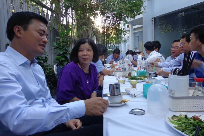 Cà phê sáng thú vị của giám đốc Sở GTVT TP.HCM ảnh 2 Cà phê sáng thú vị của giám đốc Sở GTVT TP.HCM ảnh 2