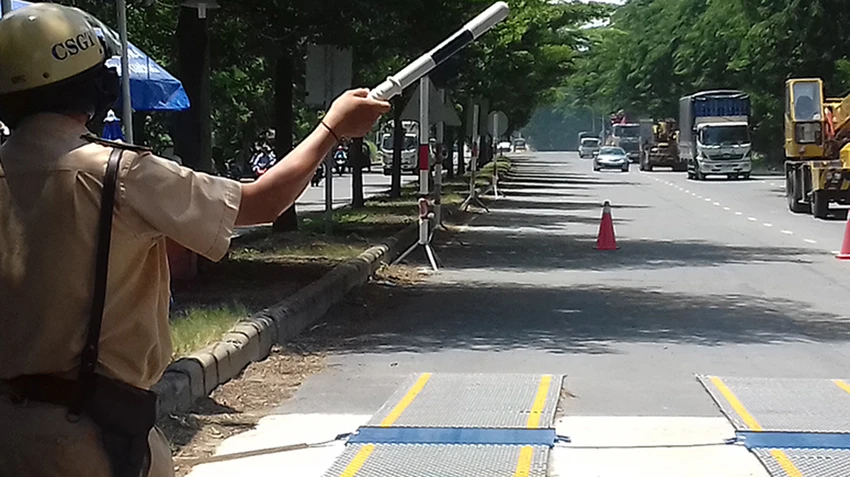 Nhiều chiêu gian lận quá tải qua cân tự động không dừng ảnh 4 Nhiều chiêu gian lận quá tải qua cân tự động không dừng ảnh 4