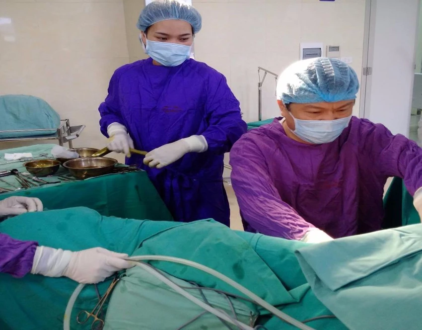 Phẫu thuật thành công cho cô gái có 2 bộ phận sinh dục ảnh 1 phẫu thuật thay đổi giới tính