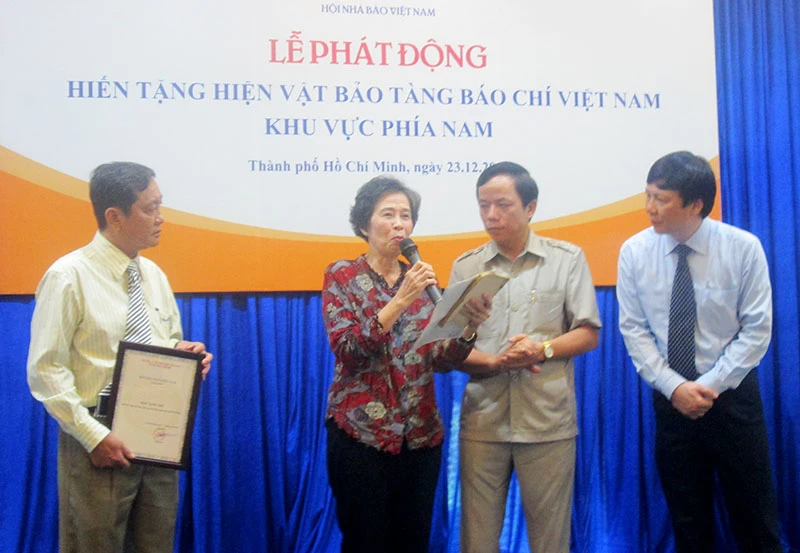 Tặng hơn 1.000 hiện vật cho Bảo tàng báo chí khu vực phía Nam ảnh 2 Tặng hơn 1.000 hiện vật cho Bảo tàng báo chí khu vực phía Nam ảnh 2