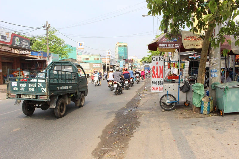 'Đường còn nguyên xi, mỗi năm bỏ 100 triệu làm gì?' ảnh 1 'Đường còn nguyên xi, mỗi năm bỏ 100 triệu làm gì?' ảnh 1