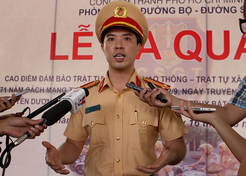 Trung tá Huỳnh Trung Phong – Phó Trưởng phòng Phòng CSGT Đường bộ - Đường sắt (PC67) Công an TP.HCM 