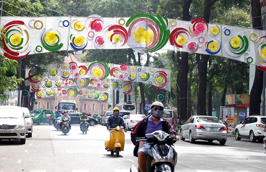 Sở VH&TT giải thích chủ đề trang trí ánh sáng ở TP.HCM ảnh 1
