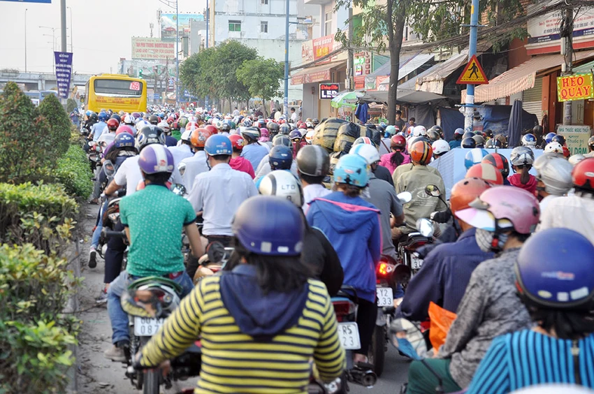 Vụ kẹt xe ở An Sương do lô cốt: Sẽ phân luồng từ xa ảnh 2