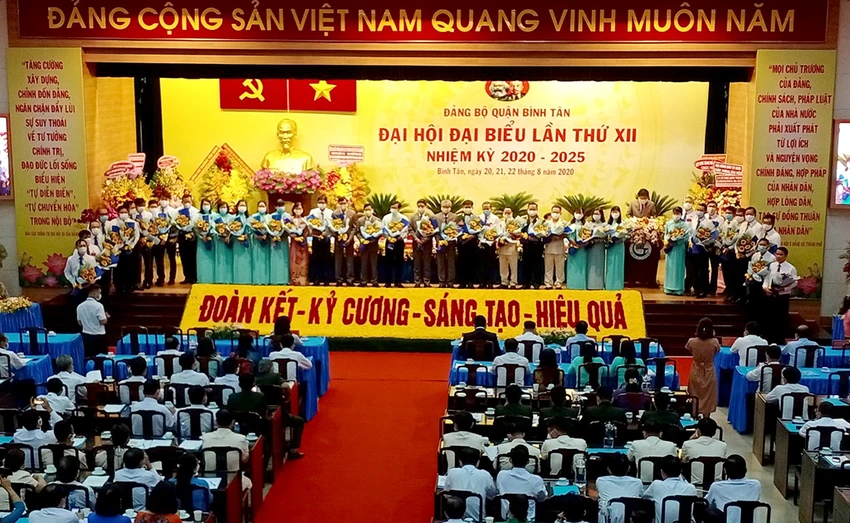 be-mac-dai-hoi-quan-binh-tan