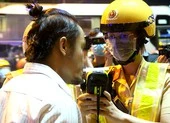 Gặp nữ CSGT, nhiều ông nhậu nhận mình say