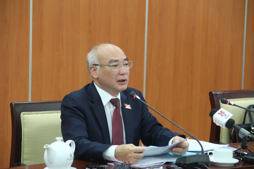 ong-phan-nguyen-nhu-khue