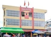 Người đến chợ Hoàng Hoa Thám, Tân Bình từ 11 đến 25-6 khai báo y tế bằng QR 