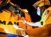 Trong 6 giờ, gần 2.800 xe qua 12 chốt kiểm soát dịch vào TP. HCM