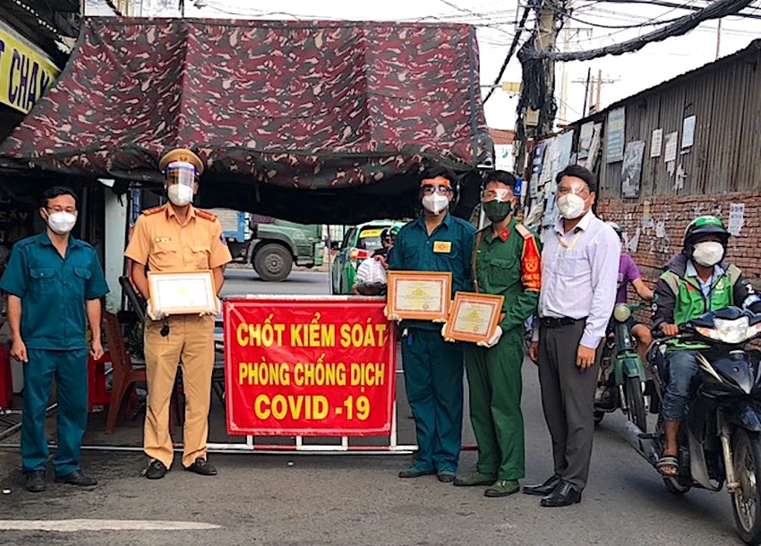 khen-thuong-binh-tan