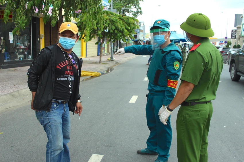 TP.HCM: Nhiều người dùng giấy đi đường cũ từ tháng 7 muốn qua chốt ảnh 8 kiem-soat-phan-van-tri