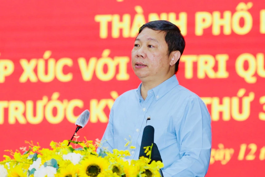 Phó Chủ tịch UBND TP.HCM Dương Anh Đức trả lời ý kiến cử tri. Ảnh: HOÀNG GIANG