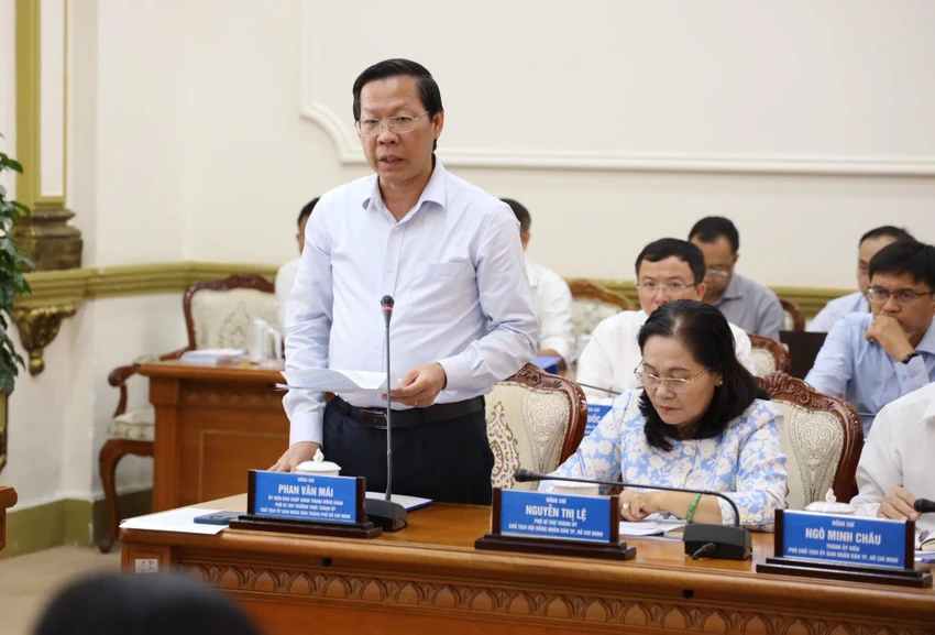 Chủ tịch UBND TP.HCM Phan Văn Mãi báo cáo tại buổi làm việc. Ảnh: TTBC Chủ tịch UBND TP.HCM Phan Văn Mãi báo cáo tại buổi làm việc. Ảnh: TTBC