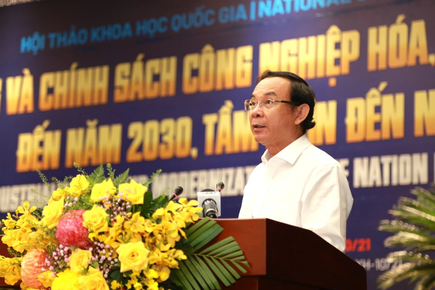 Bí thư Thành uỷ TP.HCM Nguyễn Văn Nên phát biểu khai mạc. Ảnh: NGÔ TÙNG