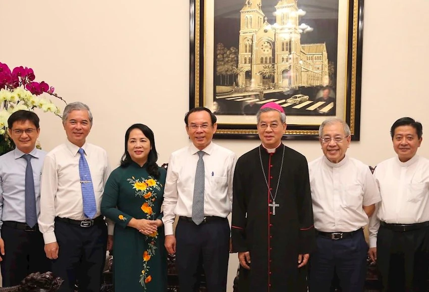 Bí thư Thành uỷ TP.HCM Nguyễn Văn Nên cùng đoàn công tác thăm Tổng Giám mục, Tổng Giáo phận TP.HCM Giuse Nguyễn Năng. Ảnh: LONG HỒ/Website Thành uỷ TP.HCM Bí thư Thành uỷ TP.HCM Nguyễn Văn Nên cùng đoàn công tác thăm Tổng Giám mục, Tổng Giáo phận TP.HCM Giuse Nguyễn Năng. Ảnh: LONG HỒ/Website Thành uỷ TP.HCM