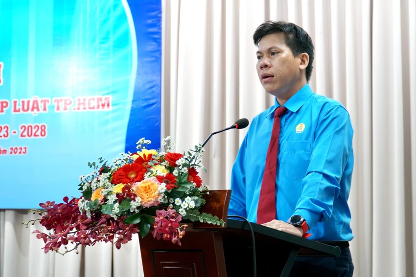 Ông Dương Quốc Cường, Uỷ viên Ban Thường vụ Công đoàn Viên chức TP.HCM, phát biểu tại Đại hội. Ảnh: BẢO PHƯƠNG Ông Dương Quốc Cường, Uỷ viên Ban Thường vụ Công đoàn Viên chức TP.HCM, phát biểu tại Đại hội. Ảnh: BẢO PHƯƠNG