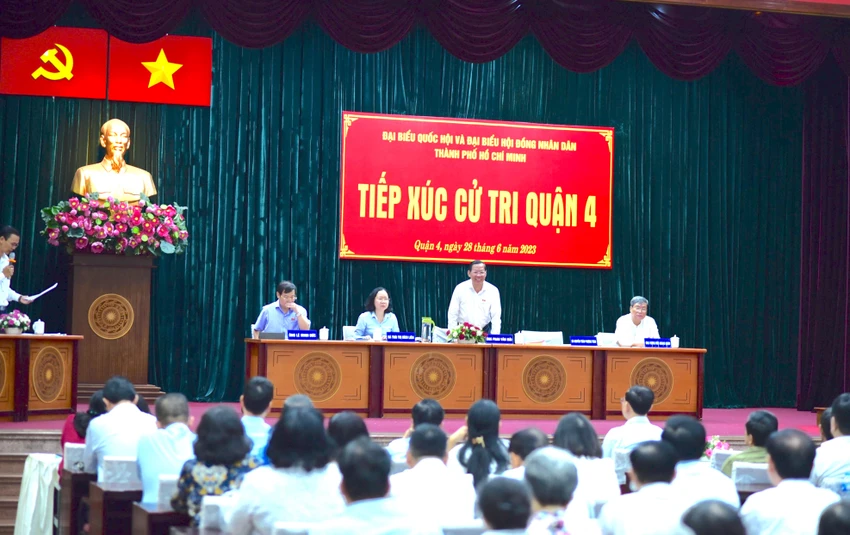 Toàn cảnh buổi tiếp xúc. Ảnh: HÀ THƯ Toàn cảnh buổi tiếp xúc. Ảnh: HÀ THƯ