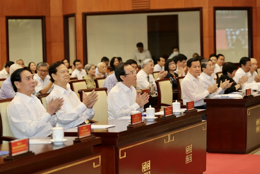 Bí thư Thành ủy TP.HCM Nguyễn Văn Nên làm Phó Trưởng Ban thường trực. Ảnh: HOÀNG GIANG Bí thư Thành ủy TP.HCM Nguyễn Văn Nên làm Phó Trưởng Ban thường trực. Ảnh: HOÀNG GIANG