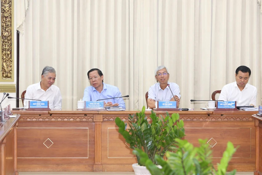 Phiên họp kinh tế - xã hội TP.HCM được tổ chức ngay ngày Nghị quyết 98 có hiệu lực. Ảnh: HÀ THƯ Phiên họp kinh tế - xã hội TP.HCM được tổ chức ngay ngày Nghị quyết 98 có hiệu lực. Ảnh: HÀ THƯ