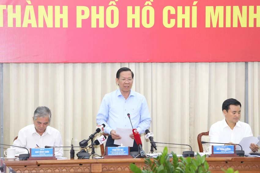Chủ tịch UBND TP.HCM Phan Văn Mãi phát biểu kết luận phiên họp. Ảnh: HÀ THƯ Chủ tịch UBND TP.HCM Phan Văn Mãi phát biểu kết luận phiên họp. Ảnh: HÀ THƯ