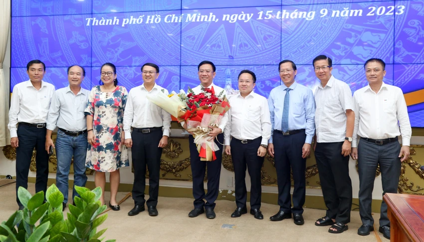 trao-quyet-dinh-pgd-so-tttt-2.jpg