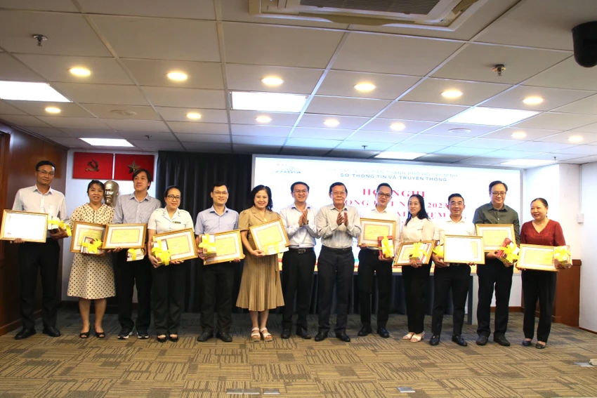 Phó Chủ tịch Dương Anh Đức: Tạo điều kiện để báo chí có môi trường tác nghiệp tốt-bao-chi-tac-nghiep