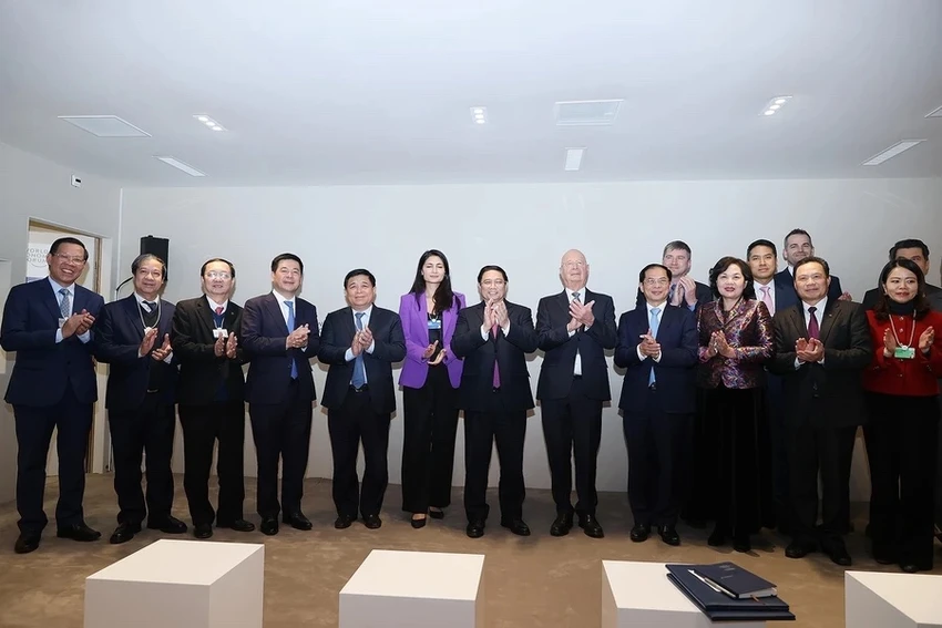 TP.HCM sẽ thành lập Trung tâm Cách mạng Công nghiệp lần thứ 4 (C4IR) tại Khu Công nghệ cao-ky-ket-thoa-thuan-thanh-lap-c4ir