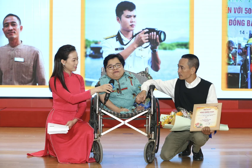 9 tác phẩm đoạt giải “Xuân sum vầy - Tết sẻ chia” của báo Người Lao Động-bao-nguoi-lao-dong