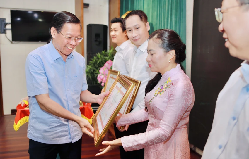 TP.HCM: Bình Tân đứng đầu cải cách hành chính, Phú Nhuận đứng đầu chuyển đổi số-cai-cach-hanh-chinh