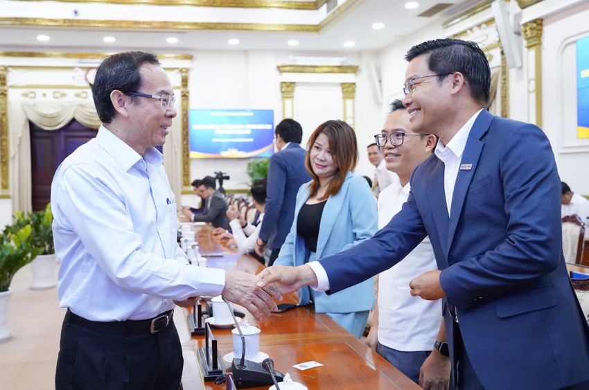 Chủ tịch Phan Văn Mãi: TP.HCM chứa đựng nhiều cơ hội, dư địa để khởi nghiệp, đổi mới sáng tạo-lanh-dao-TP-gap-cong-dong-khoi-nghiep